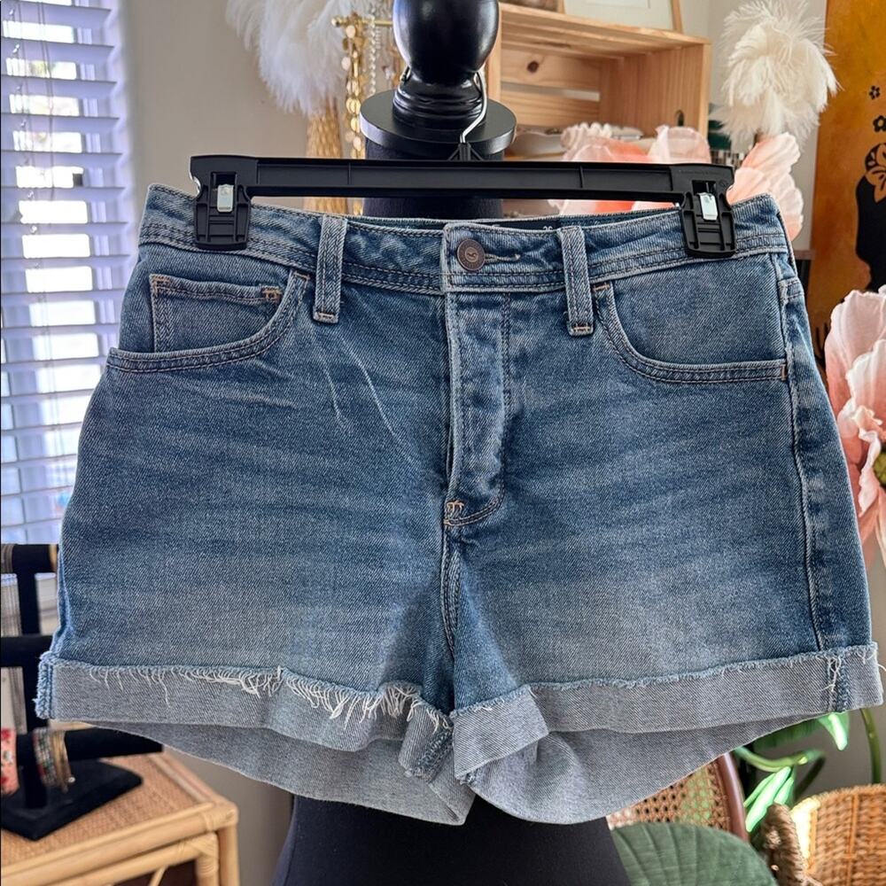 Hollister Curvy High Rise Classic Button Fly Mom Shorts
